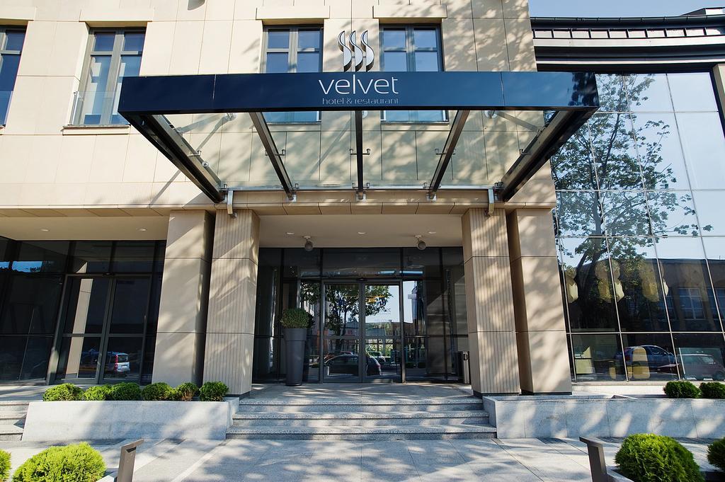 Velvet Hotel & Restaurant Сувалки Экстерьер фото